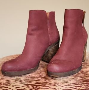 Block heel nubuck booties